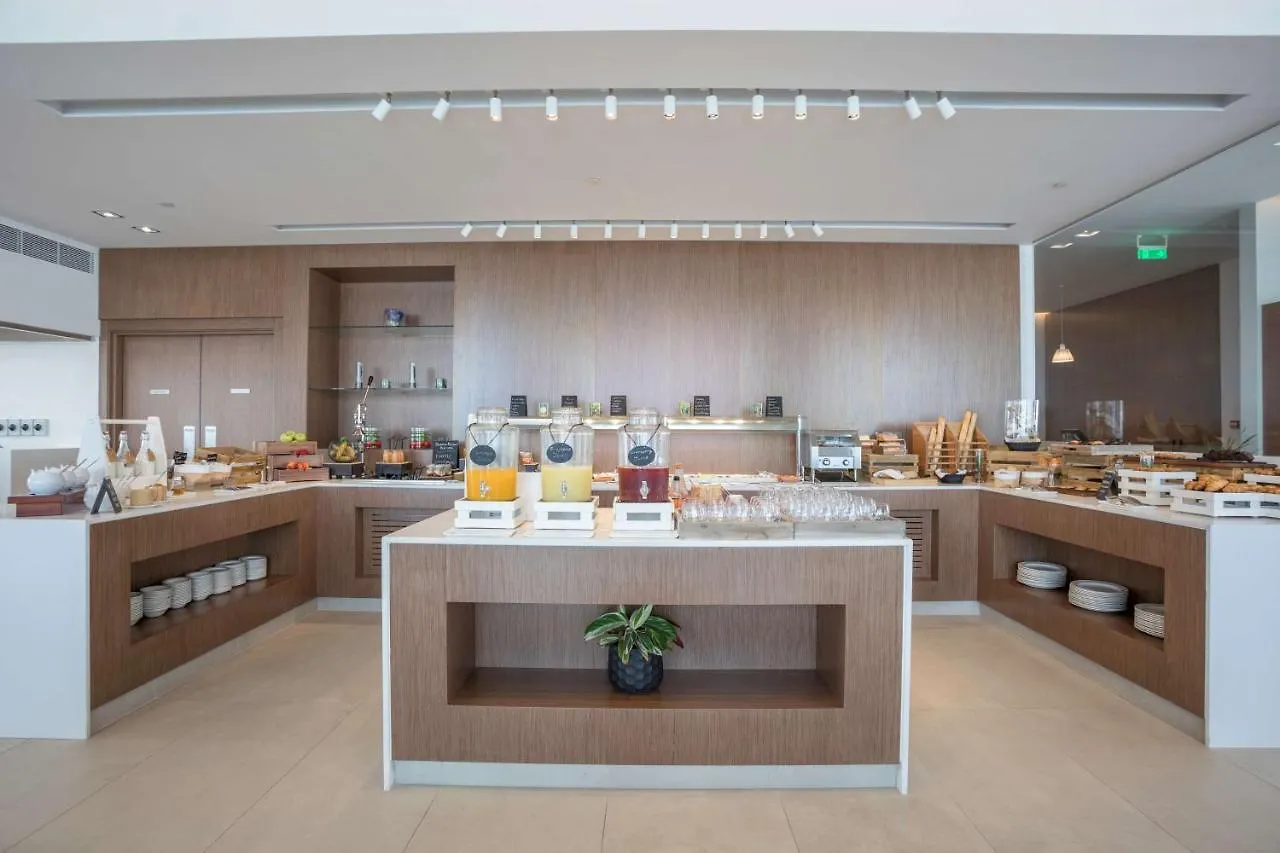 Radisson Blu Hotel, Larnaca